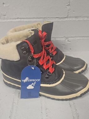 JBU Waterproof Duck Boots with Red Laces.  NWT.